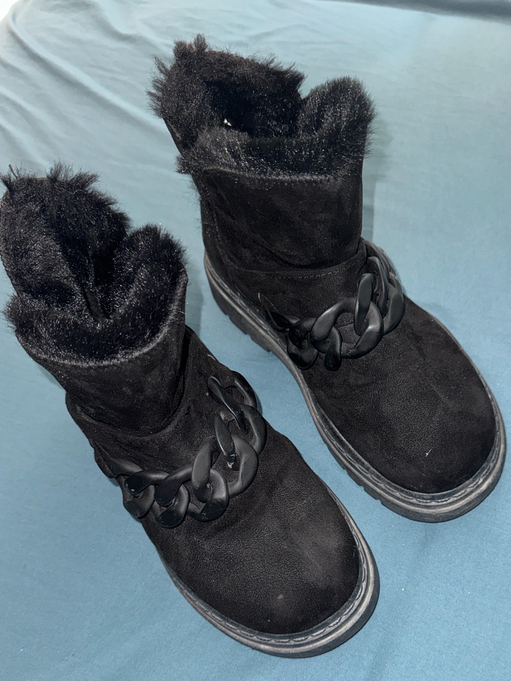Black Faux-Fur Chain Accent Women's Winter Boots